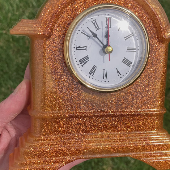 Gold Glitter Resin Desk Clock – Handmade Sparkle Clock with Luxe Finish