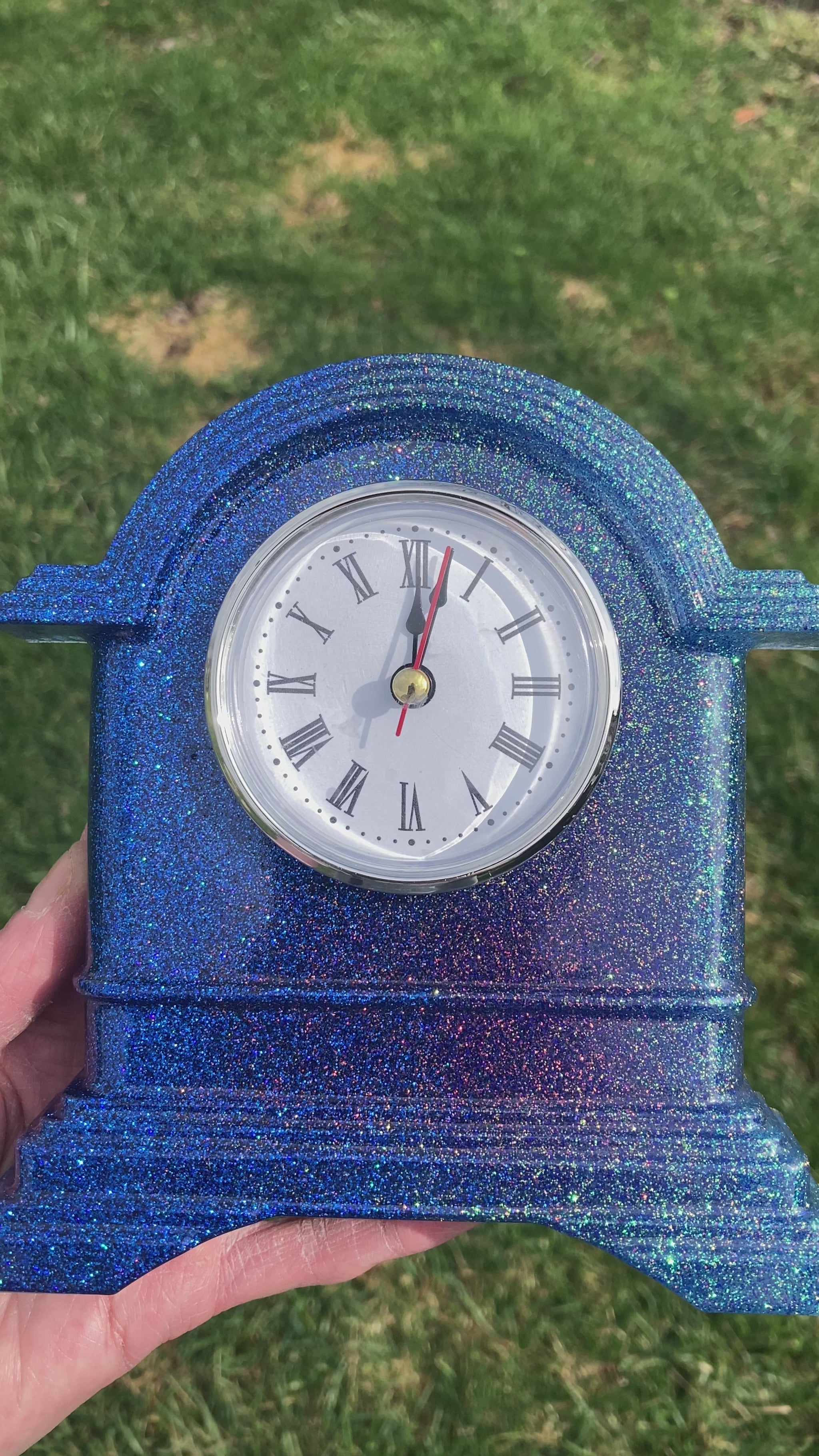 Blue Glitter Resin Desk Clock – Handmade Sparkle Clock with Luxe Finish